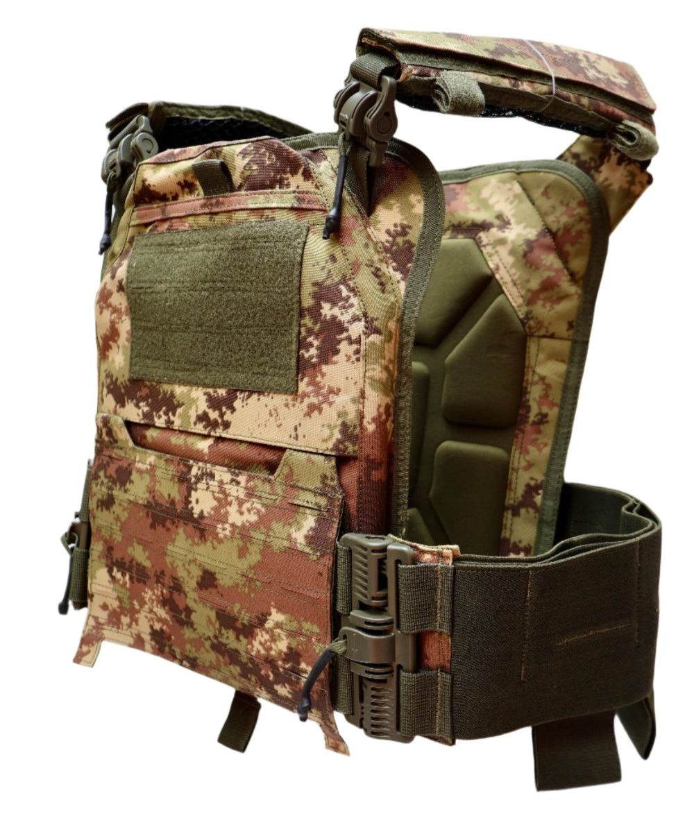 SHE-137 Italian Vegetato with Quick release Buckle Camouflage tactical vest on a white background
